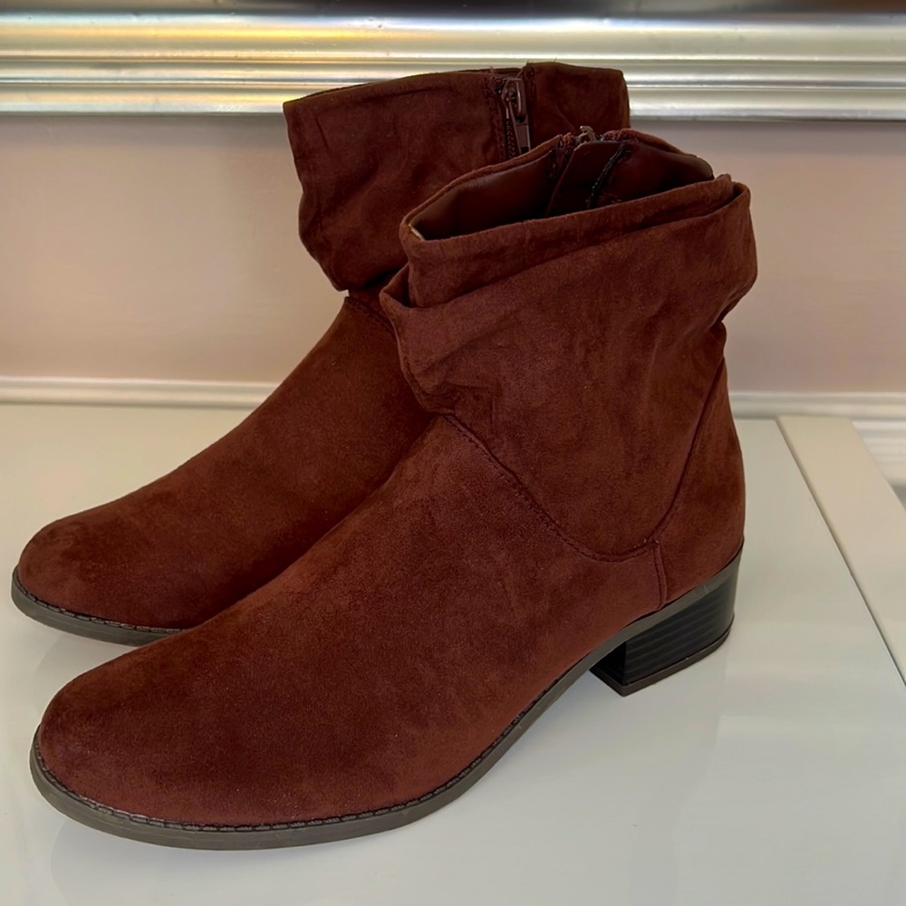New Directions Cassie Slouch Booties Size 6.5